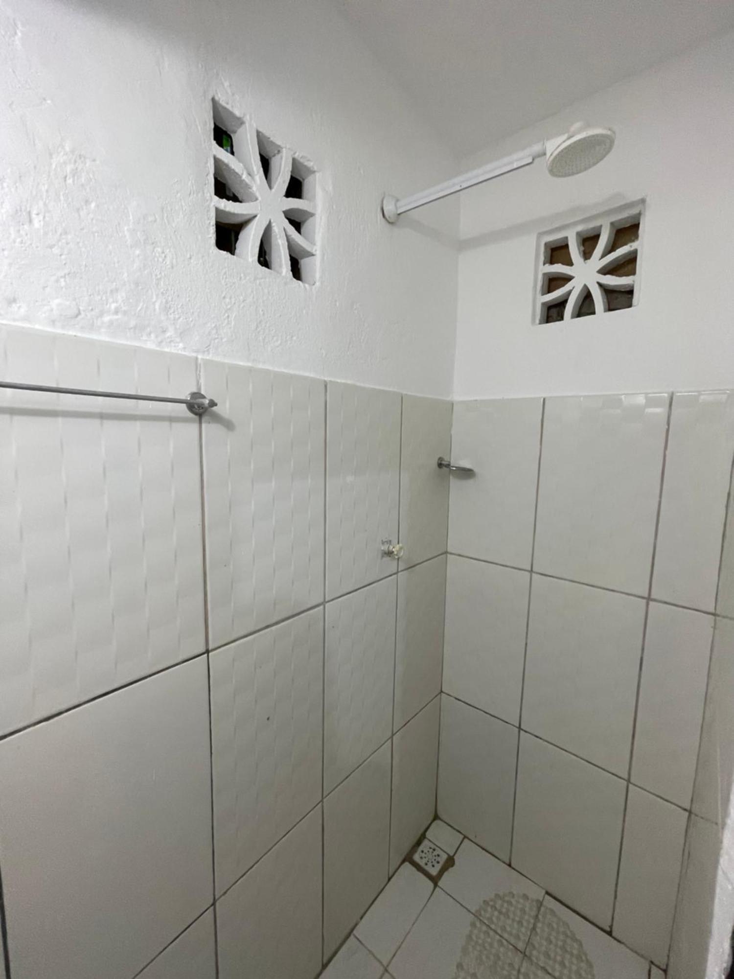 Suítes E Kitnets Da Casa Do Davi - Jeri *